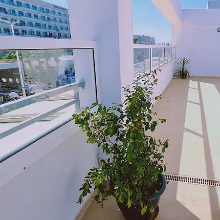 Sunrise Apt B02 *